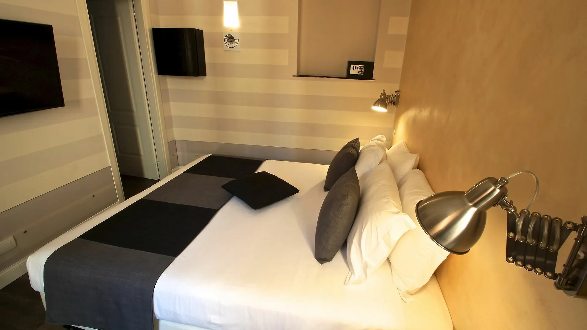 Spagna Secret Rooms Rome 2*,